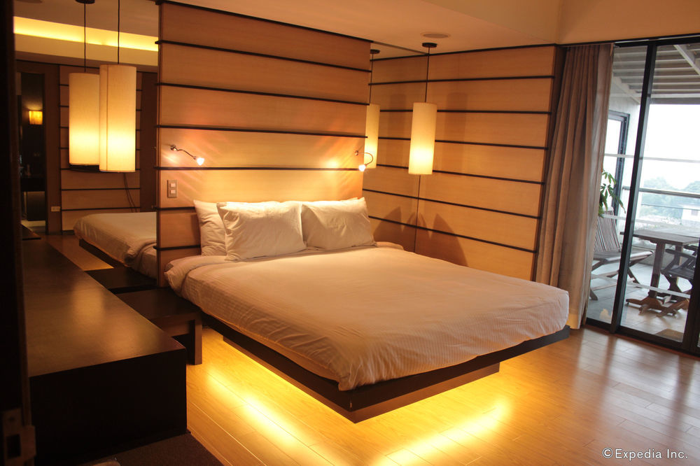 Soleste Suites Кесон Сити Екстериор снимка
