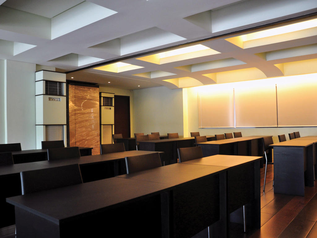 Soleste Suites Кесон Сити Екстериор снимка