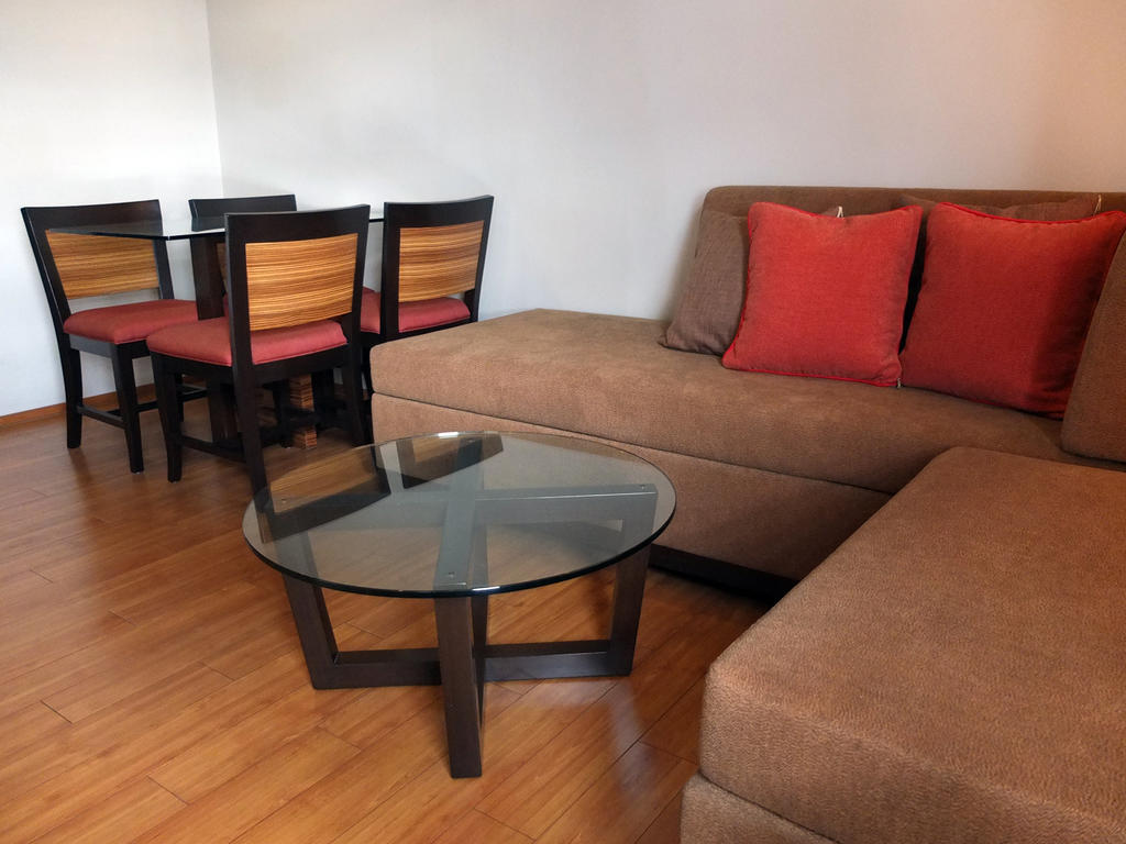 Soleste Suites Кесон Сити Екстериор снимка